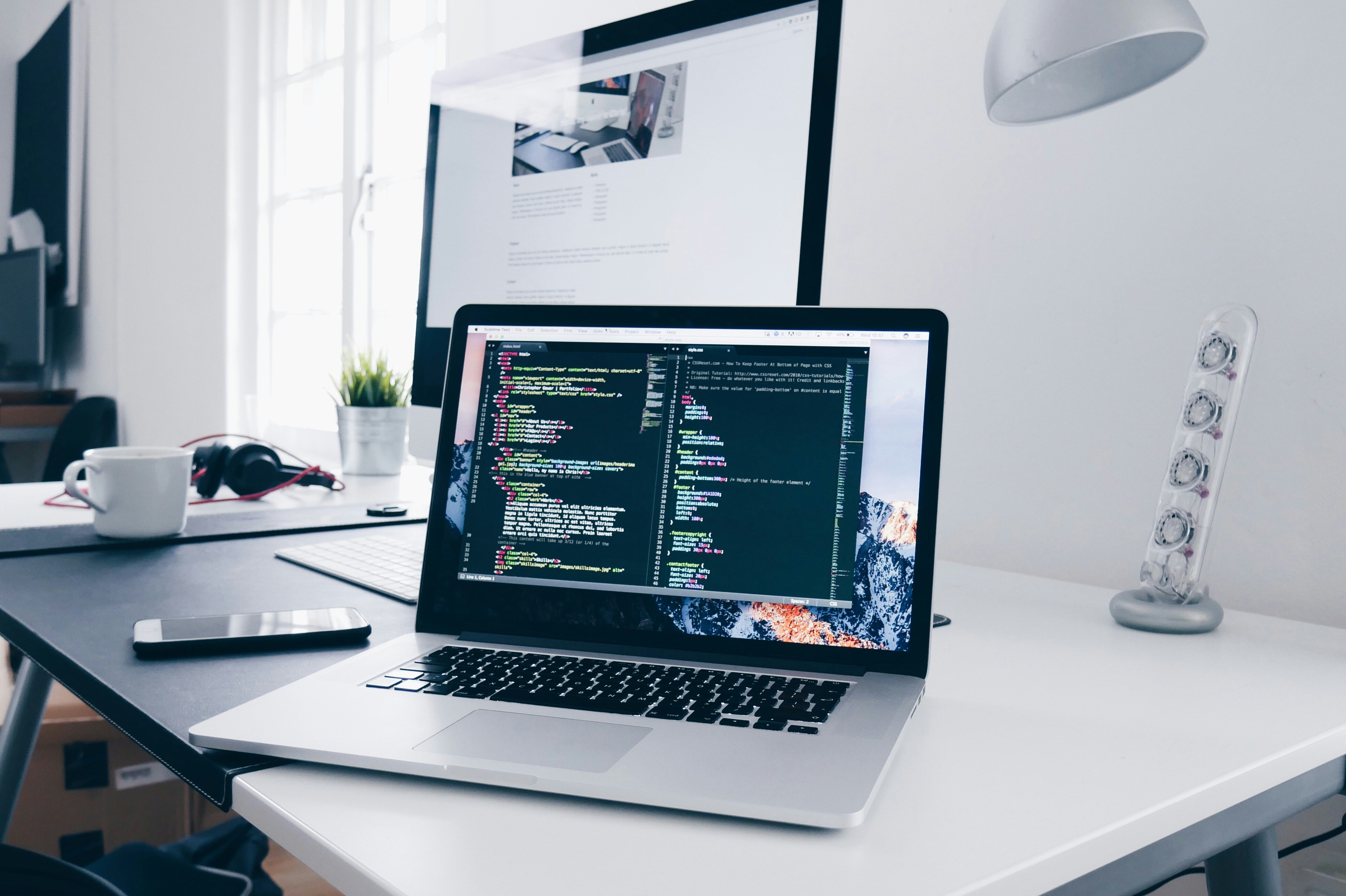 Custom Software vs SaaS: Which Is Right for Your Business?